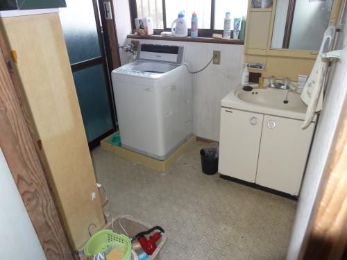 Spacious 4DK Detached House for Sale in Minamikyushu, Kagoshima - Thumbnail 4