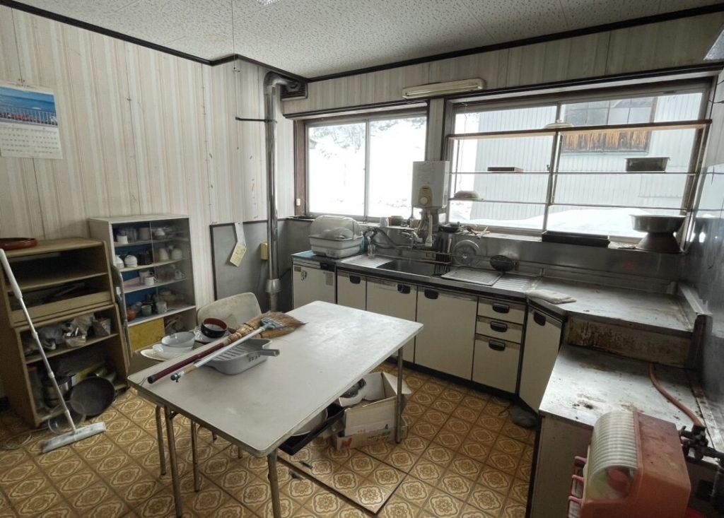 Traditional 10DK Vacant House for Sale in Sanjo, Niigata - Thumbnail 3