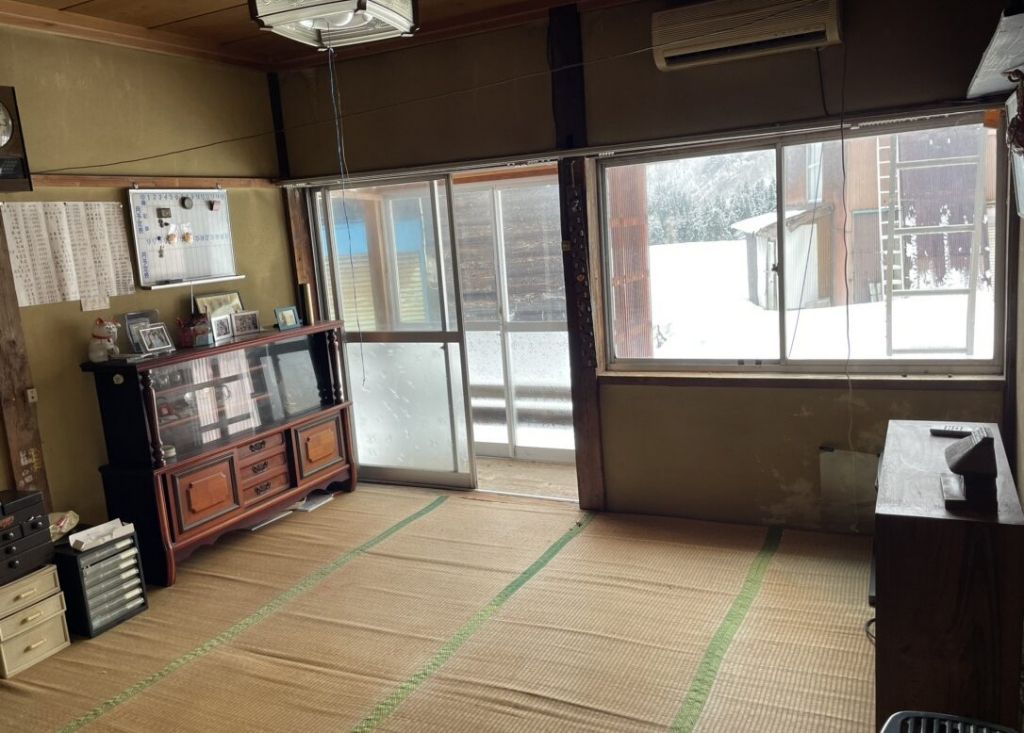 Traditional 10DK Vacant House for Sale in Sanjo, Niigata - Thumbnail 4