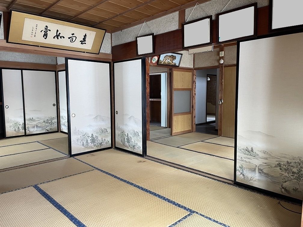 7DK Detached House for Sale in Iizuna, Nagano - Akiya Bank Property - Thumbnail 3