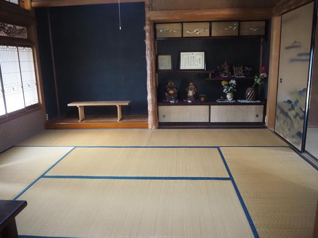 Spacious 8DK House in Naka Town with Large Garden and Workshop - Thumbnail 4