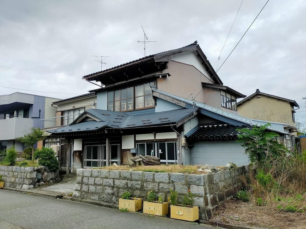Century-Old 10LDK House for Sale in Asahi Town, Toyama - Thumbnail 2