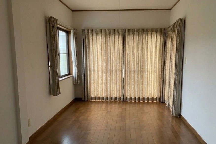 4LDK Detached House for Sale in Shikokuchuo, Ehime - Thumbnail 3