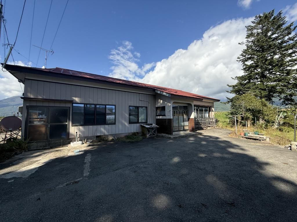 7DK Corner Lot House for Sale in Inawashiro, Fukushima - Thumbnail 2