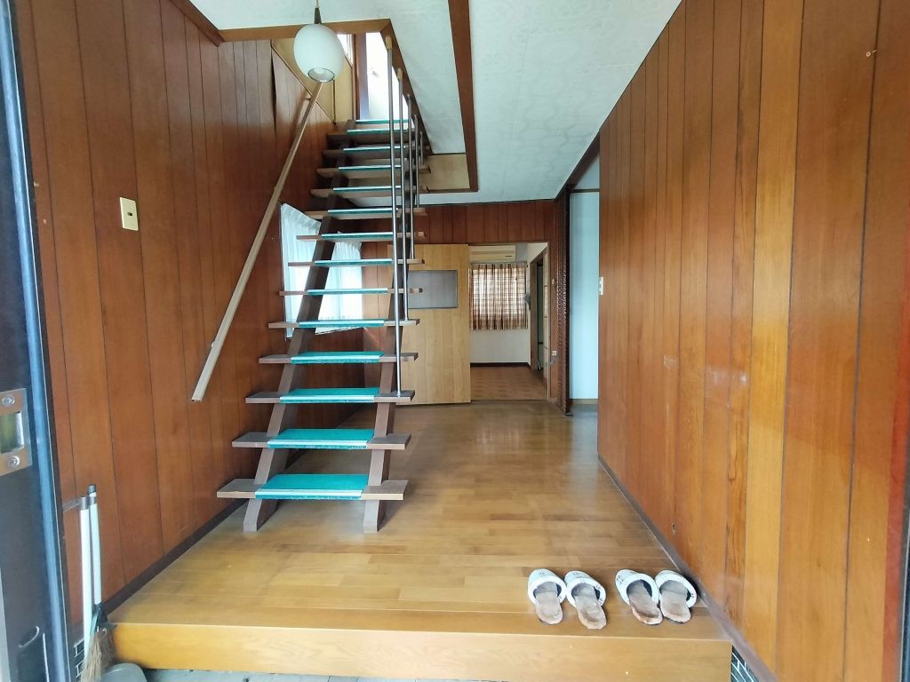 6DK Vacant House for Sale in Mihara, Hiroshima | 202.87 sqm Land - Image 1