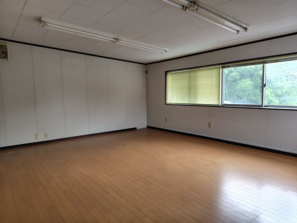 Vacant Office Building for Rent in Moka City, Tochigi - Thumbnail 3