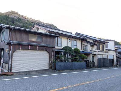 Renovated 7DK House with Annex in Shinonsencho, Hyogo — House, Utanaga, Tottori