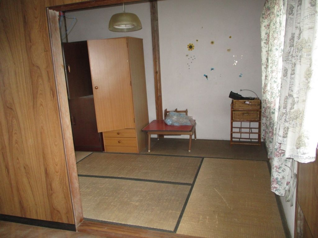 1968 6DK Detached House on 635sqm Corner Plot in Taku, Saga - Thumbnail 3