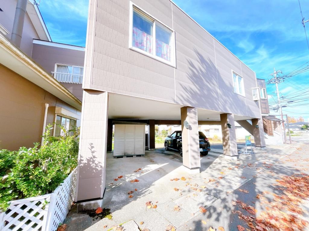 5LDK House with Wood Stove in Fukui City, Corner Lot - Main Image