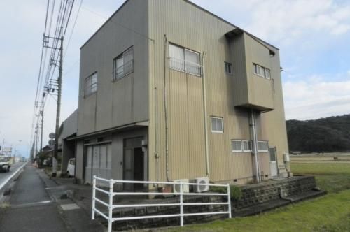 Shop-Residence 4LDK House for Sale in Kurayoshi, Tottori - Thumbnail 4