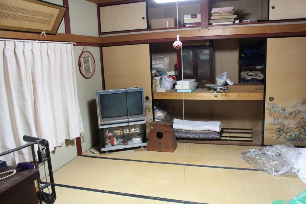 13LDK Wooden House for Sale on 542 sqm Corner Lot in Kora Town - Thumbnail 3