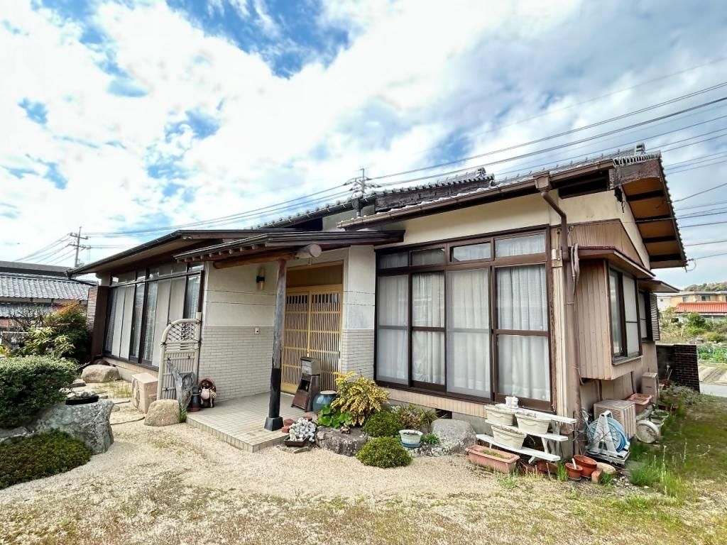 Farmland-Attached 4DK House for Sale in Hofu City, Yamaguchi - Thumbnail 3