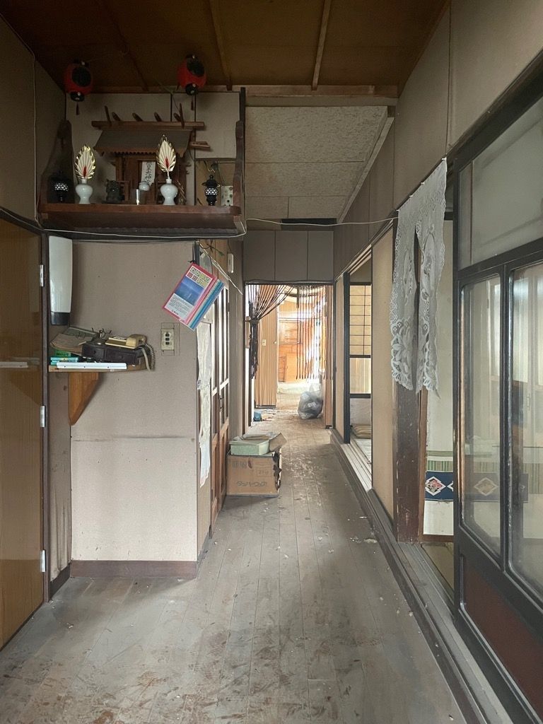 1970 Detached House for Sale in Namerikawa, Toyama - 403 sqm Land - Thumbnail 4
