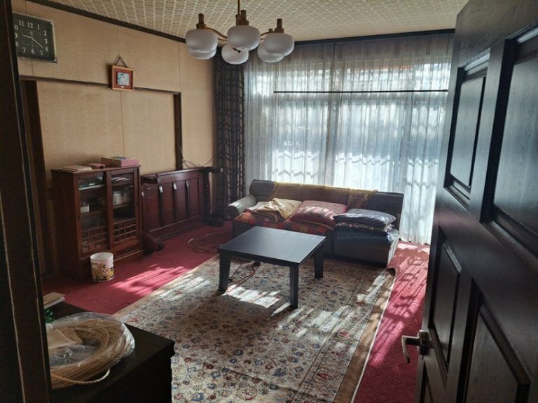 7DK Detached House for Sale on Large Corner Plot in Joetsu - Thumbnail 3