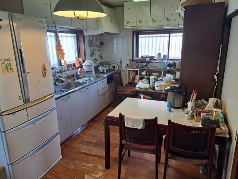 7DK Detached House for Sale on Large Corner Plot in Joetsu - Thumbnail 4