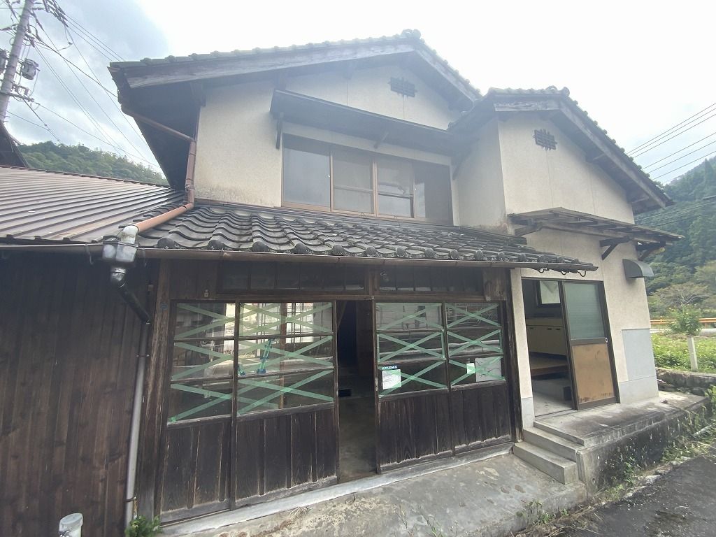 7DK Wooden House for Sale on Corner Lot in Iwakuni - Thumbnail 4