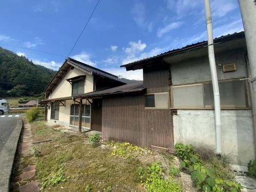 7DK Wooden House for Sale on Corner Lot in Iwakuni - Thumbnail 3