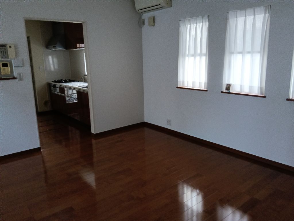 Renovated 4LDK Family House for Sale in Hadano, Kanagawa - Thumbnail 4
