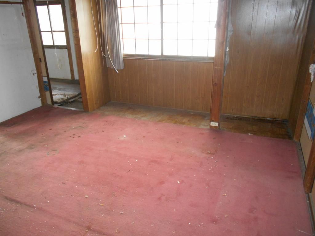 4DK Renovation Project House Next to Station in Imari, Saga - Thumbnail 3
