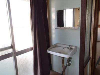 Spacious Kiryu Property with Dual Residences and Field — Image 4, Kiryu, Gunma