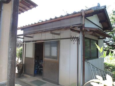 Spacious Kiryu Property with Dual Residences and Field — Image 1, Kiryu, Gunma