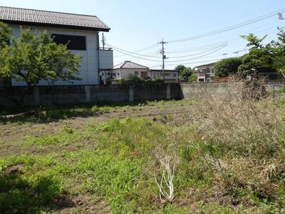 Spacious Kiryu Property with Dual Residences and Field — Image 3, Kiryu, Gunma