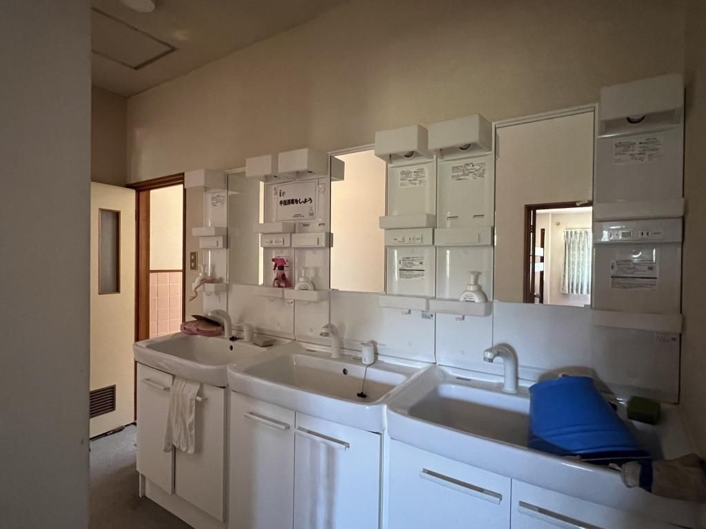 Mineral Hot Spring Mountain Retreat in Gujo City - Thumbnail 3