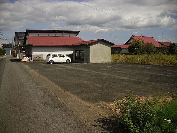 Detached House with Farmland & Office in Oshu, Iwate | 2029 sqm Land - Thumbnail 3