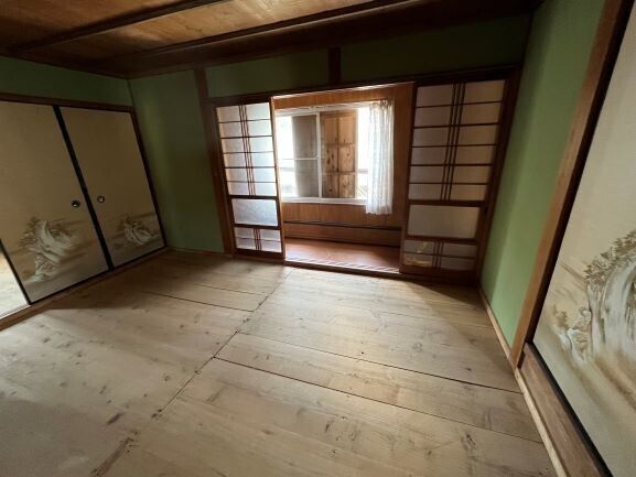 Spacious 8DK Akiya House for Sale in Saiki, Oita - Thumbnail 2