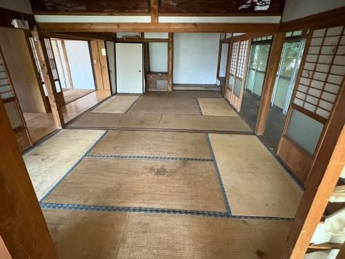 4DK Detached House for Sale in Izumi, Kagoshima - Thumbnail 3