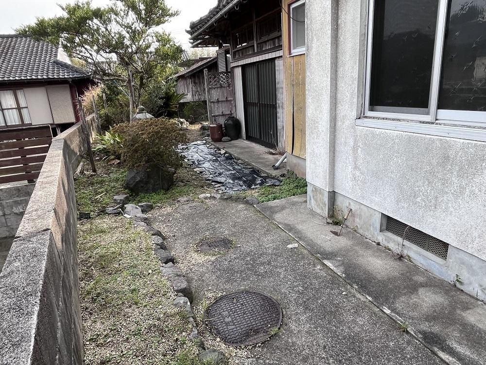 9DK Home with Private Onsen & Rooftop Terrace in Ibusuki - Thumbnail 3