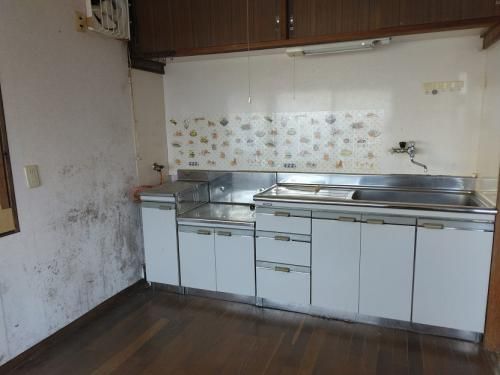3DK Detached House for Sale in Hyuga, Miyazaki - Akiya Bank - Thumbnail 2