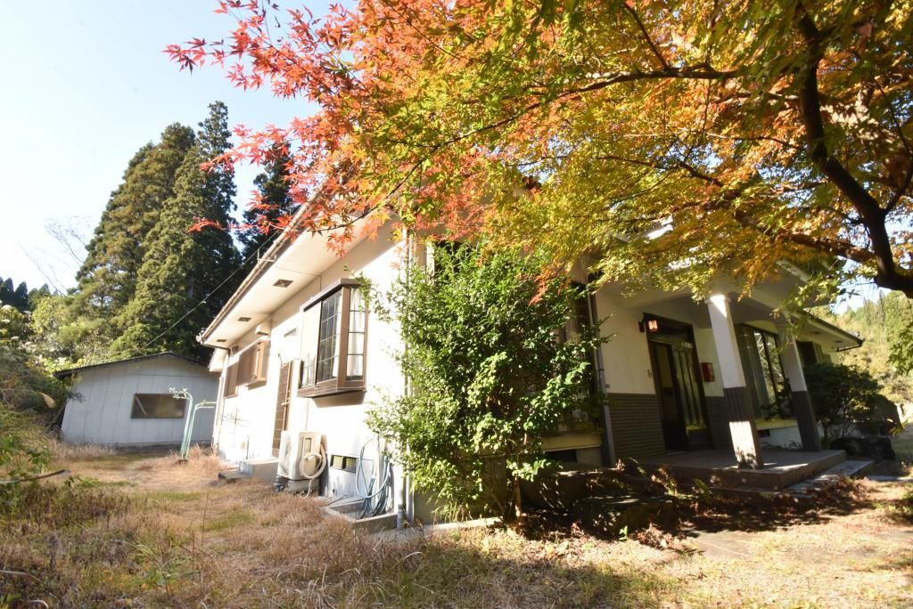 6LDK Traditional Japanese House for Sale in Kirishima, Kagoshima - Thumbnail 2