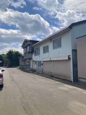 55-Year Wooden House on 365 sqm Corner Lot in Inakadate Village - Thumbnail 4