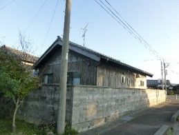3DK Wooden House for Renovation in Quiet Sado Island Neighborhood - Thumbnail 3