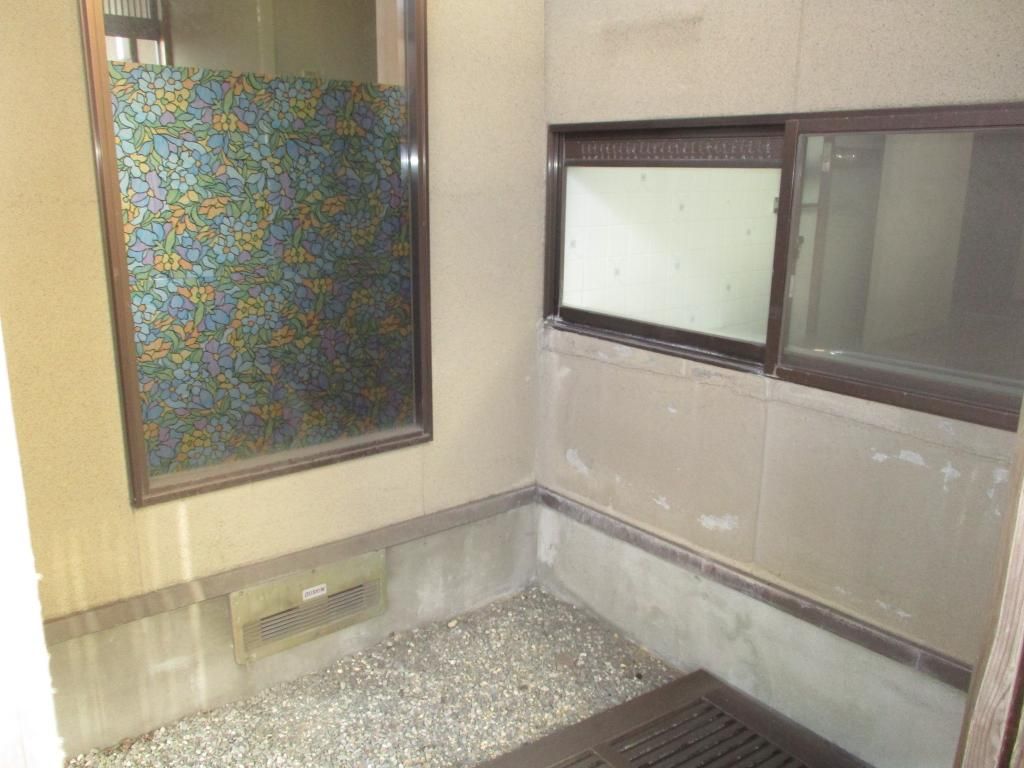 3LDK Detached House for Renovation in Kasaoka, Okayama - Thumbnail 2