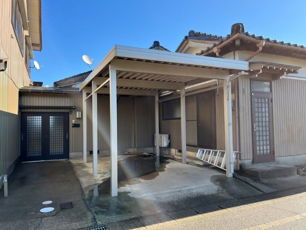 Traditional House for Sale in Oyabe, Toyama with Large Land - Thumbnail 4