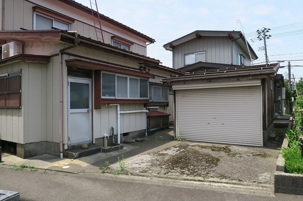4DK Detached House for Sale in Joetsu, Niigata - Thumbnail 2