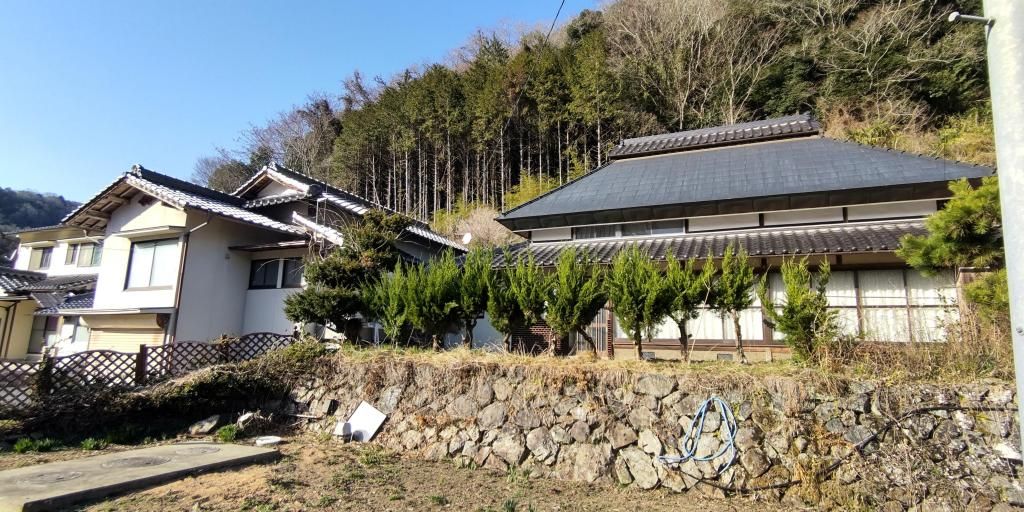 Renovated 1935 Kominka with Large Land Plot in Akaiwa, Okayama - Thumbnail 2
