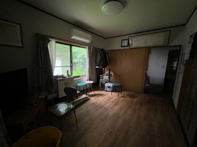 Secluded 7DK Mountain House on 809sqm Land in Susaki, Kochi - Thumbnail 2