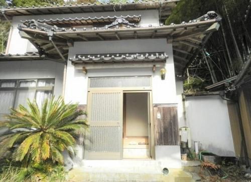 5DK House in Kurayoshi, Tottori - Spacious Mountain Home for Sale - Thumbnail 3