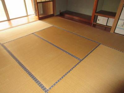 Spacious 4LDK House with Large Land in Kokonoe, Oita — Image 1, Kokonoe, Oita