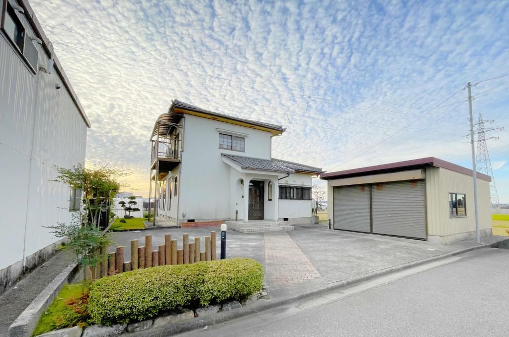 3SLDK Family House with 4 Car Parking in Toyama's Funahashi Area - Thumbnail 2