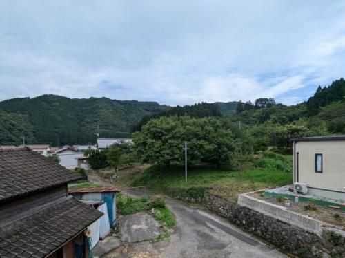 Move-in Ready 6DK House on Large Corner Lot in Saiki, Oita - Thumbnail 2