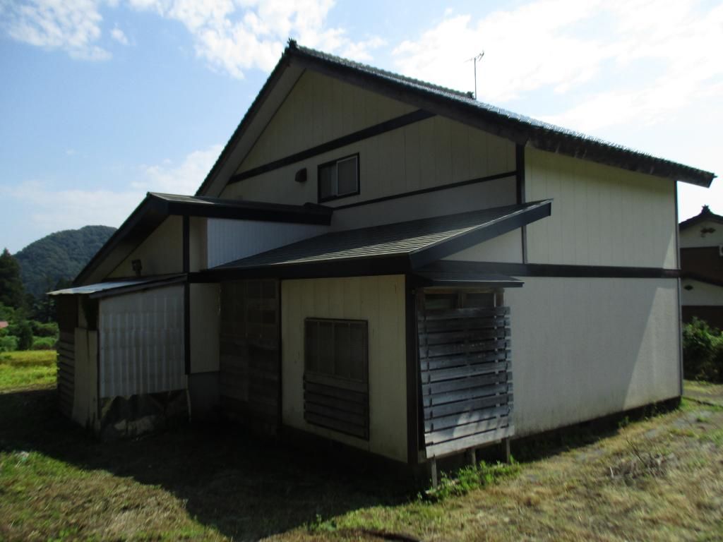Spacious 8DK House on Large Plot in Kashiwazaki, Niigata - Thumbnail 2