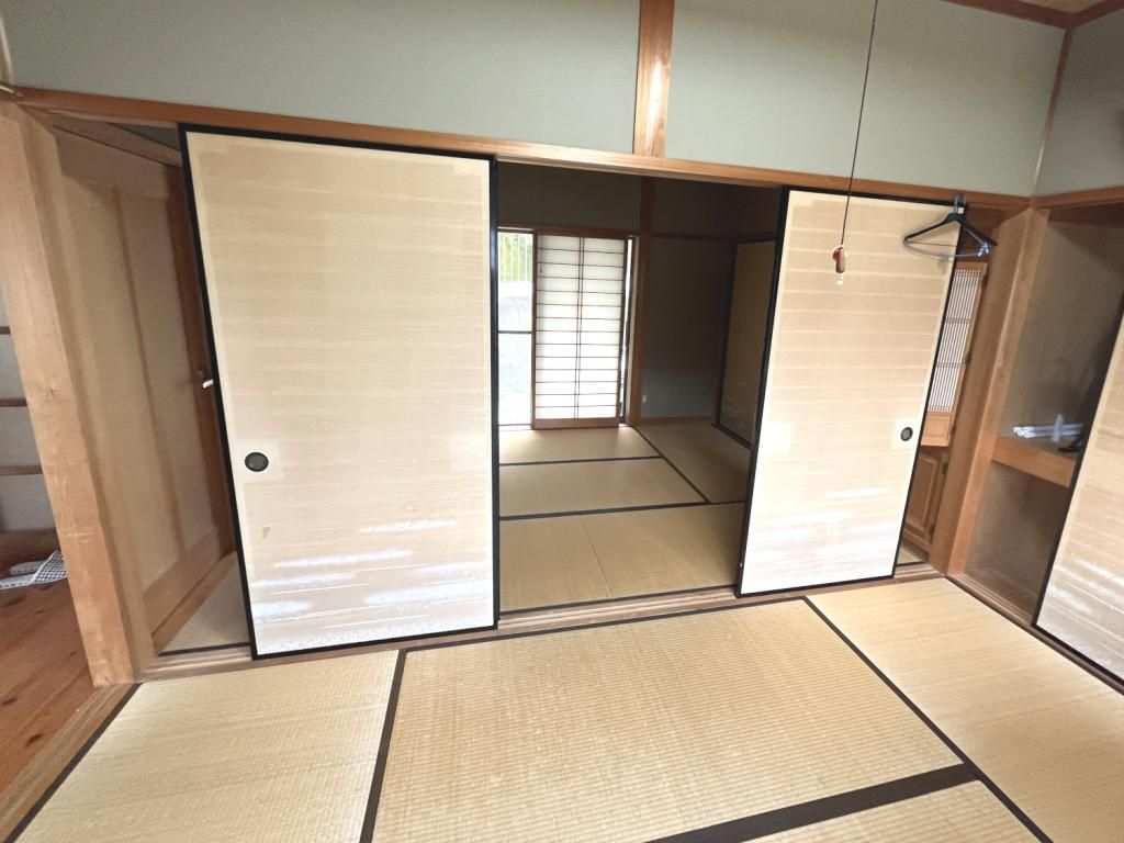Coastal 2DK House for Sale in Kihoku Town, Mie - Akiya Bank Listing - Thumbnail 2