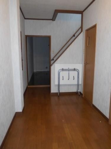 Spacious 4DK Family Home for Sale in Takarazuka, Osaka - Thumbnail 2