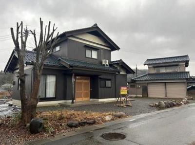 Detached House for Sale on Large Corner Lot in Echizen Town, Fukui — Image 1, Echizen, Fukui