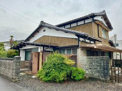 Spacious 6DK House in Saijo City with Garden — Image 1, Saijo, Ehime