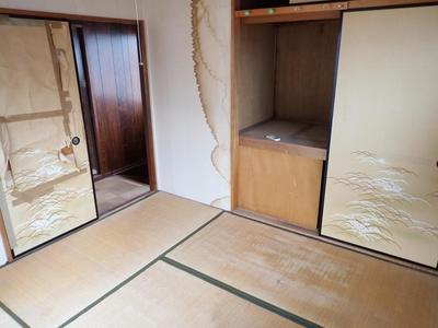 Spacious 4DK House in Matsusaka with 239.29㎡ Land — Image 3, Matsusaka, Mie